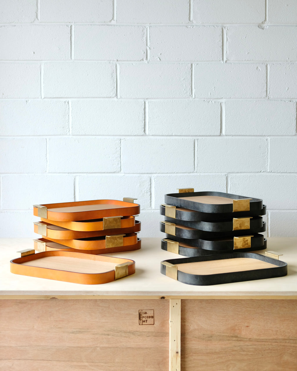 DAIS - Medium - Leather Tray
