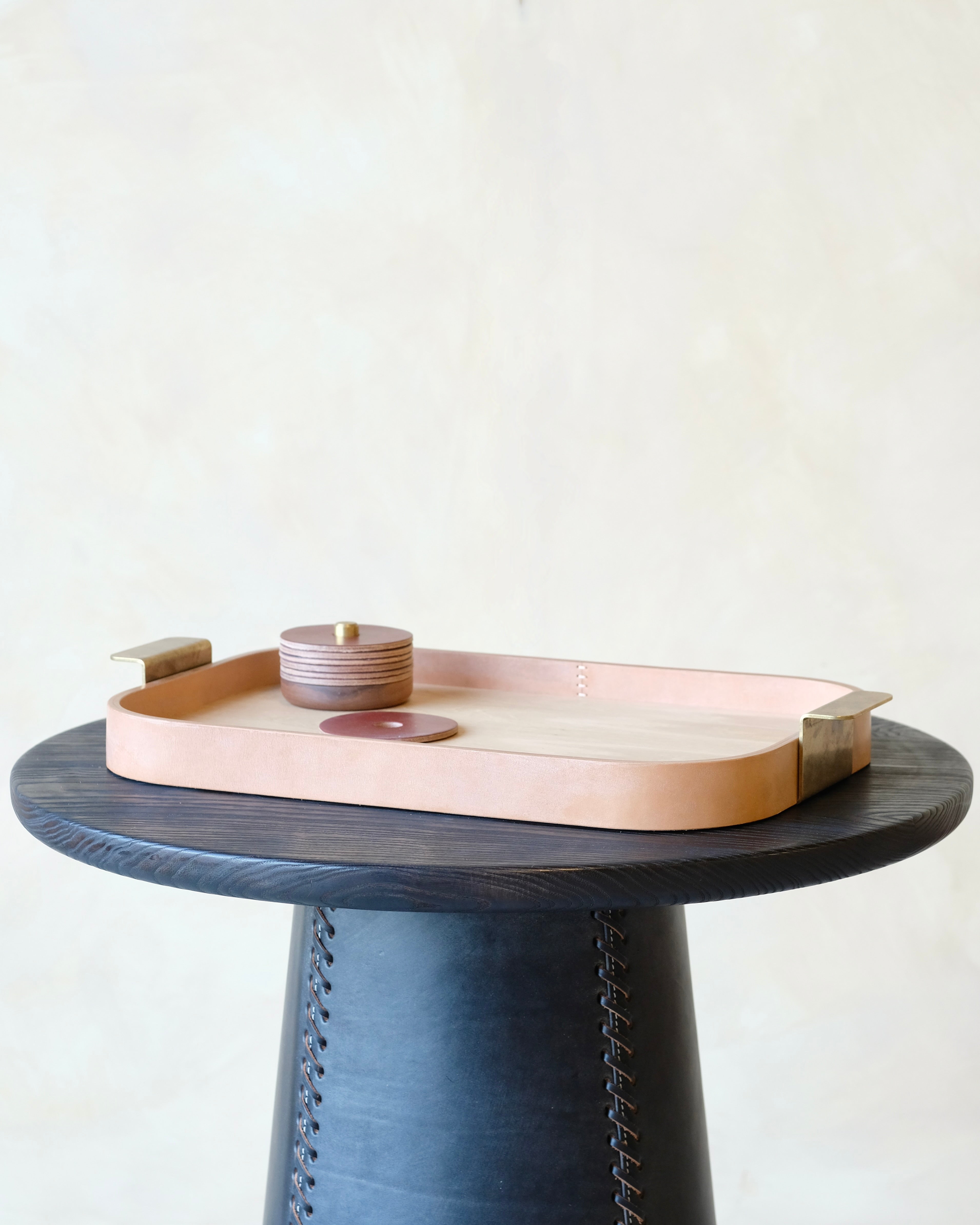 DAIS - Medium - Leather Tray