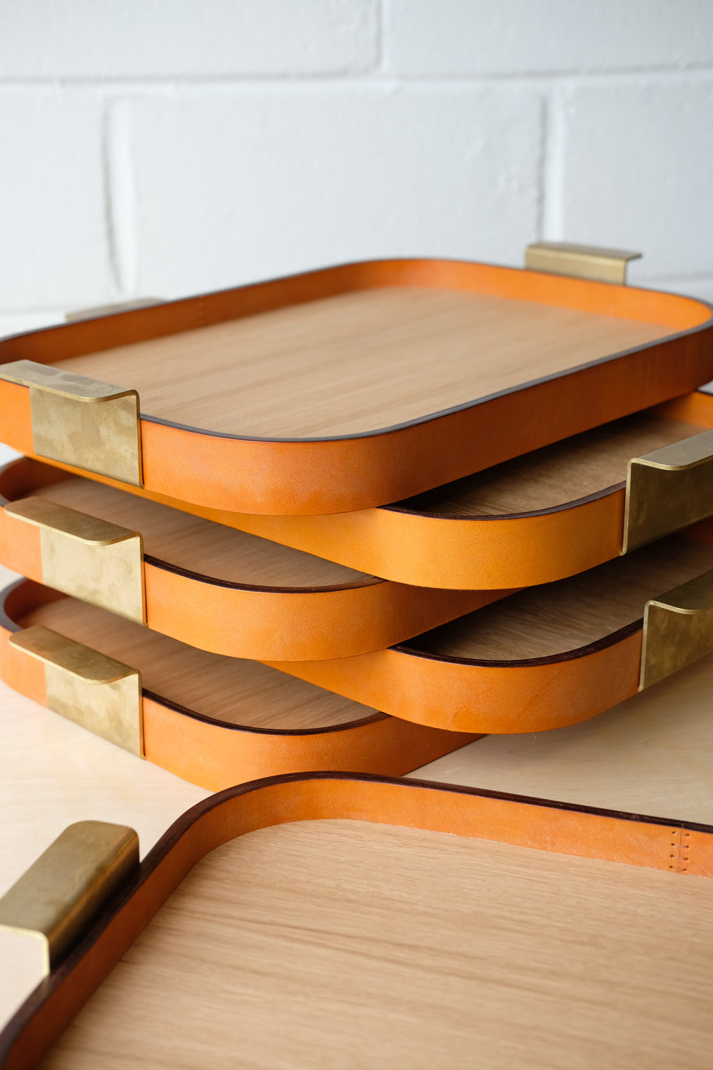 DAIS - Medium - Leather Tray