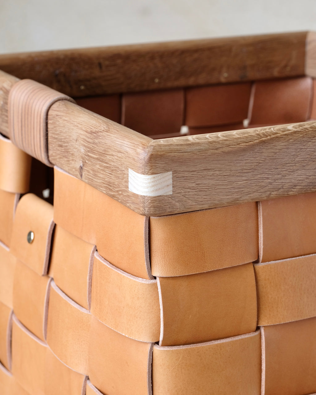 SERON - Medium - Woven Leather, Timber Framed Basket
