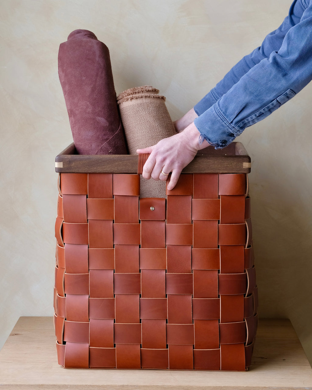 SERON - Large - Woven Leather, Timber Framed Basket