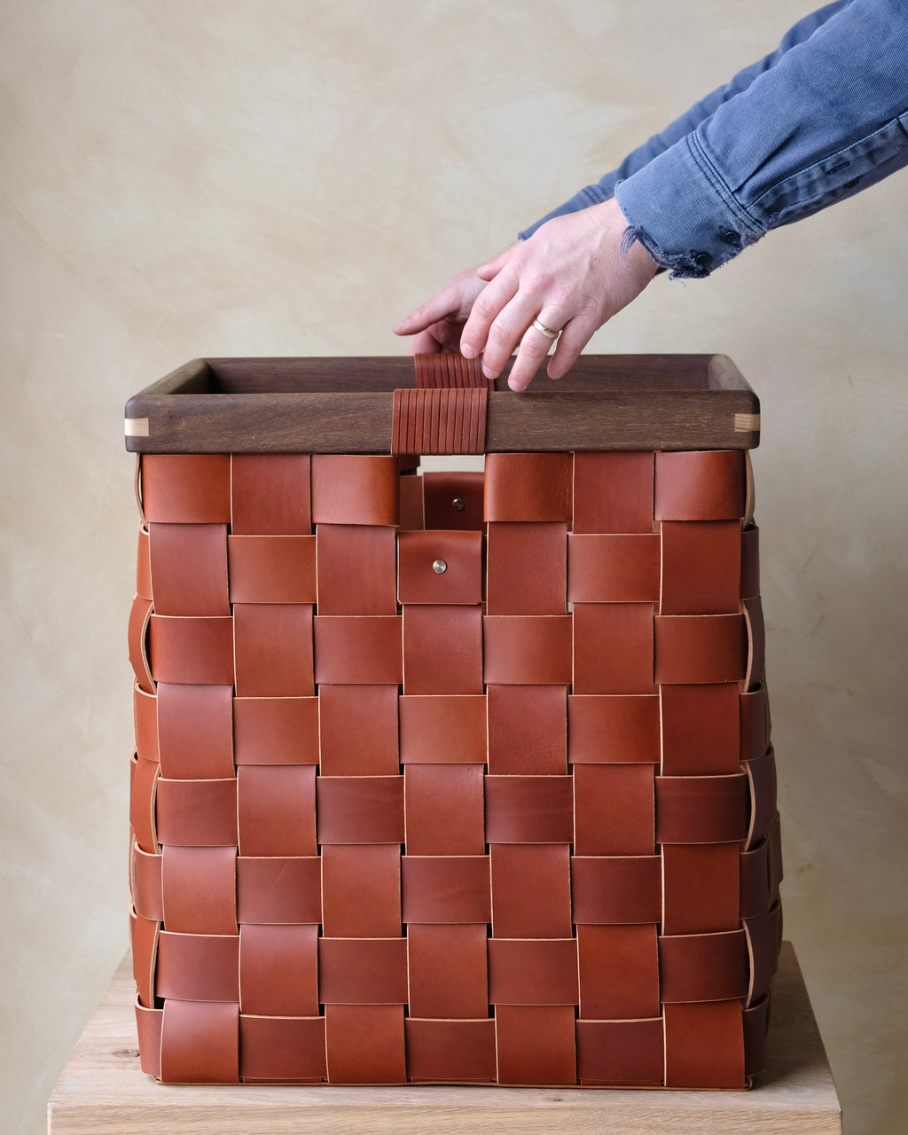 SERON - Large - Woven Leather, Timber Framed Basket