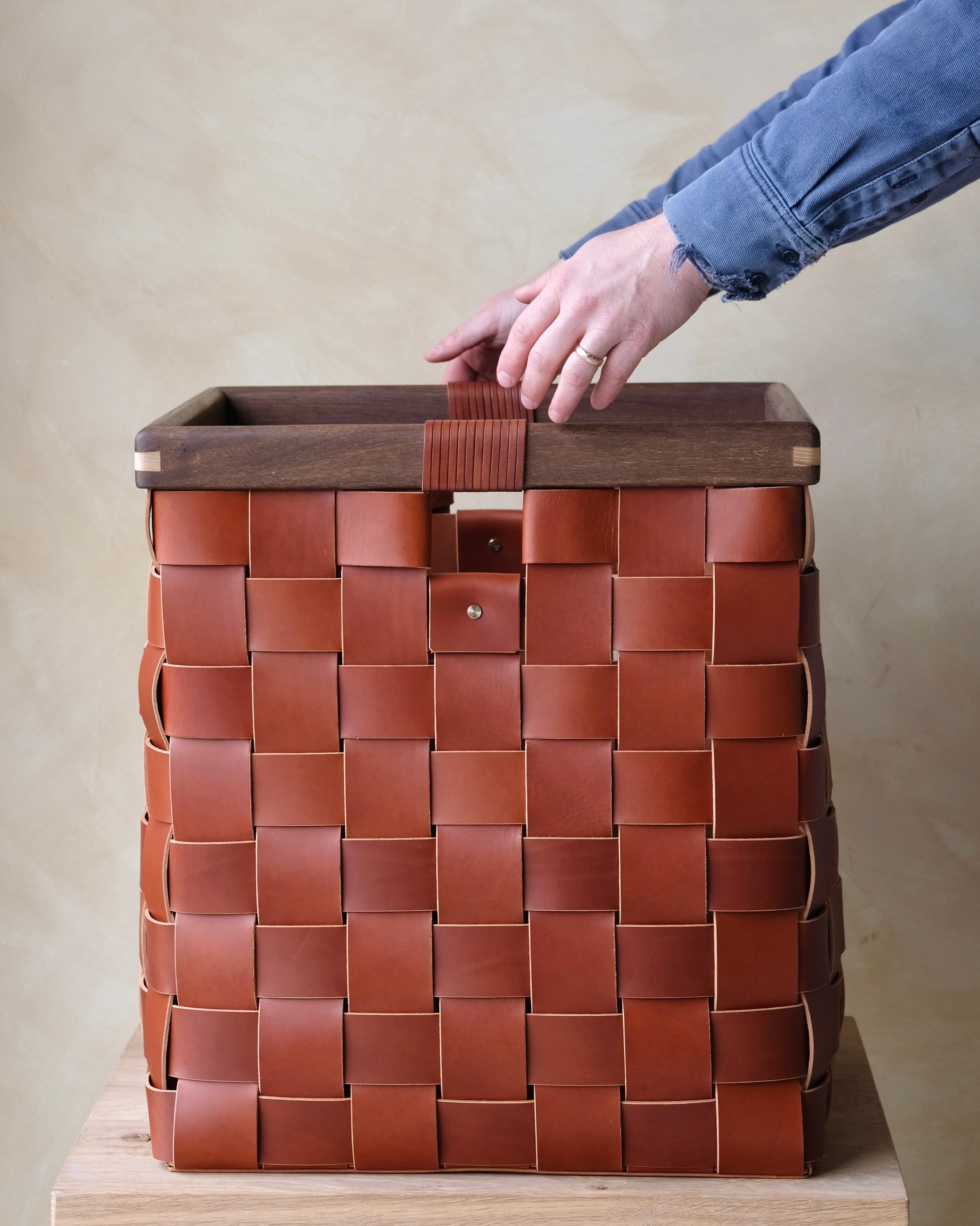 SERON - Large - Woven Leather, Timber Framed Basket